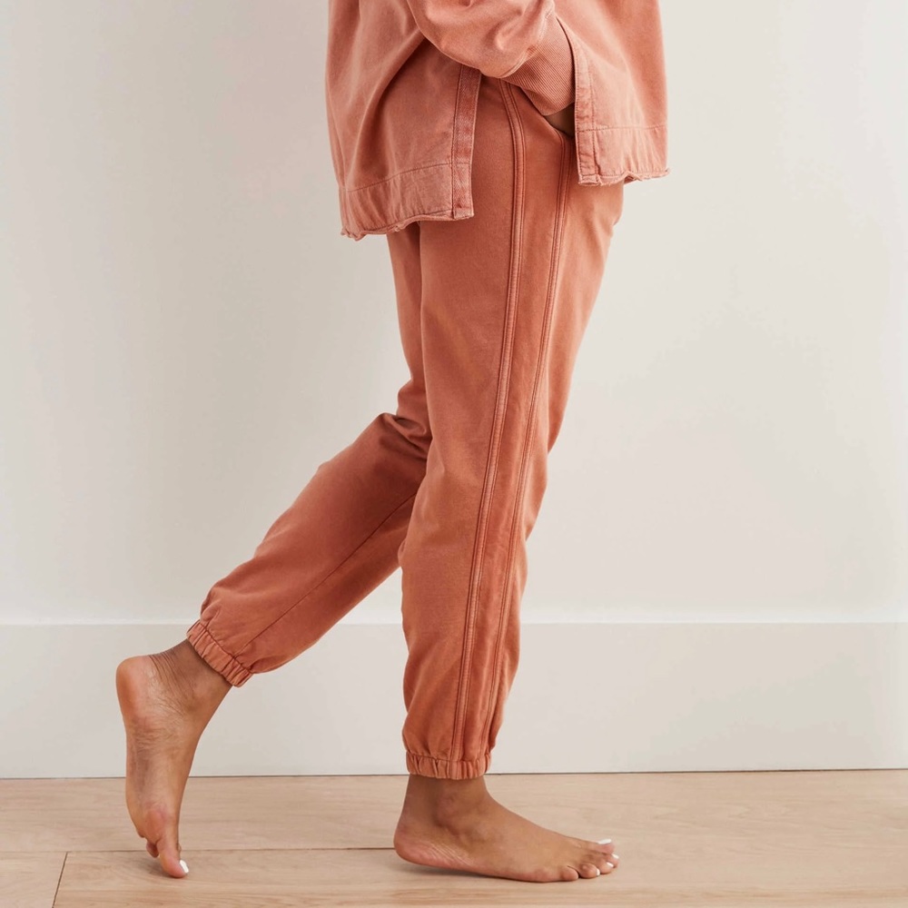 Aerie sunwashed desert joggers